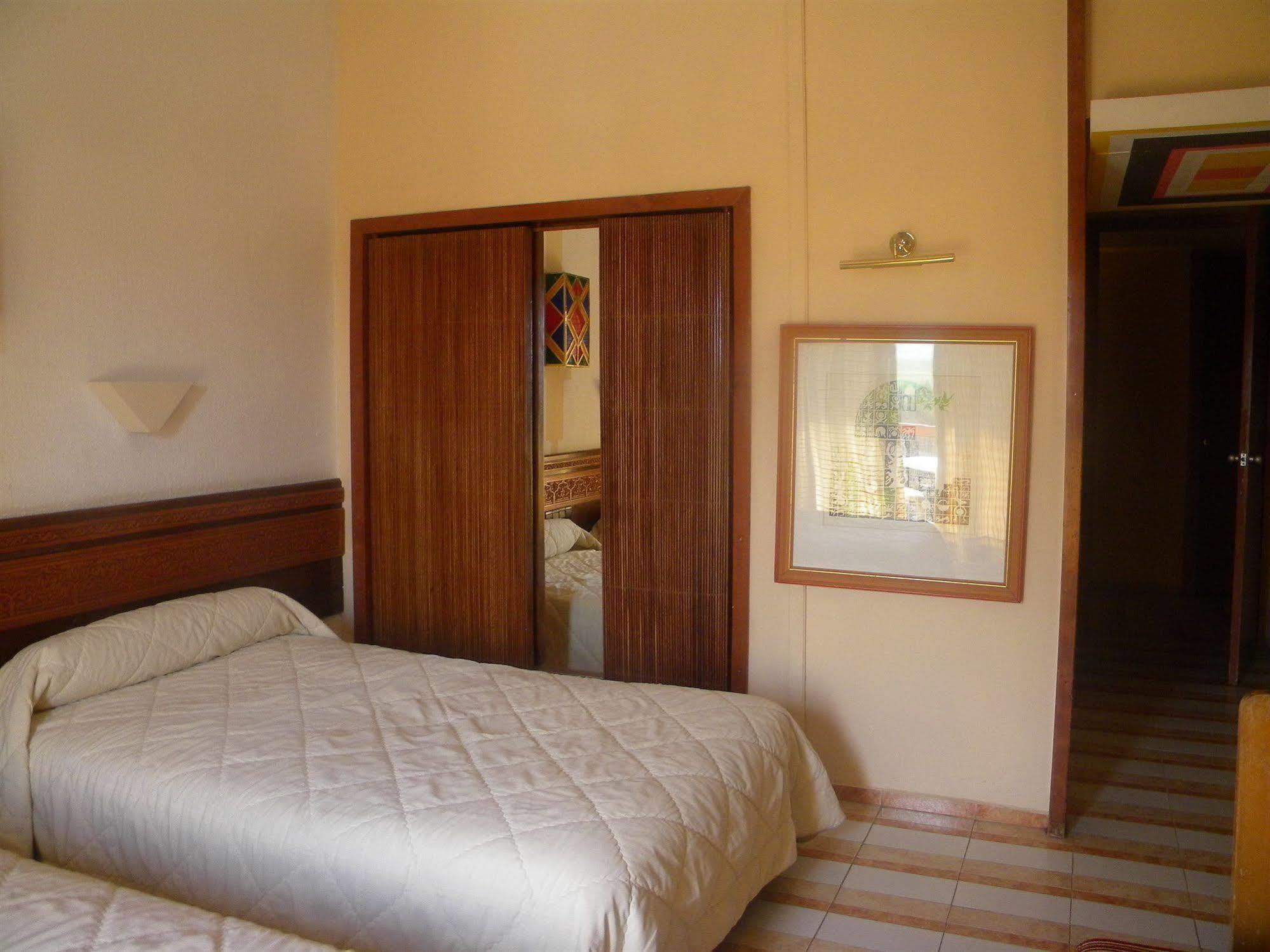 Sidi Harazem Hotel Eksteriør billede